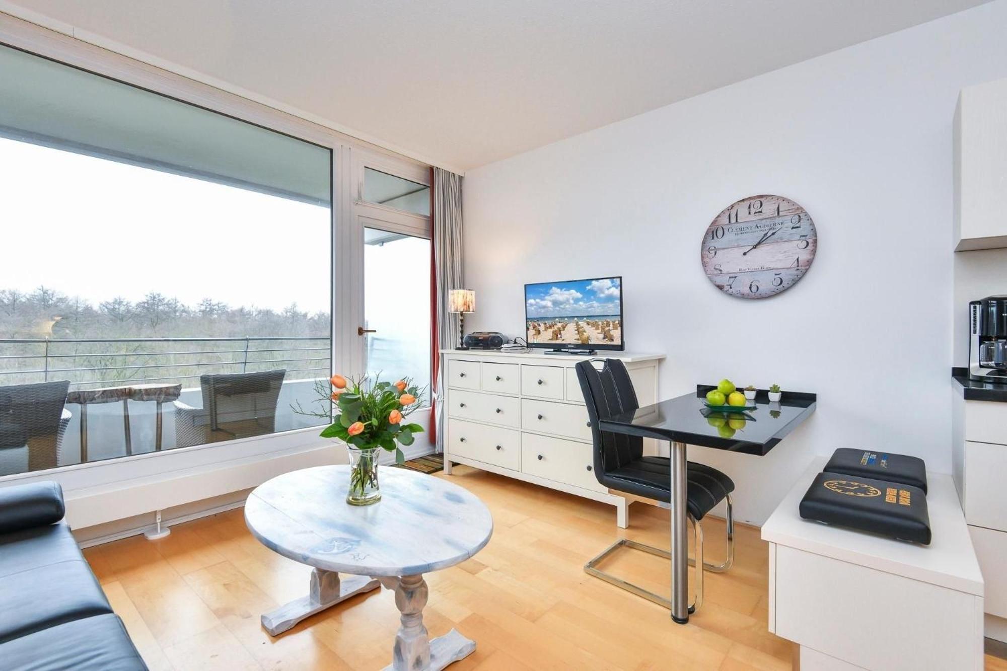 718 Apartment *